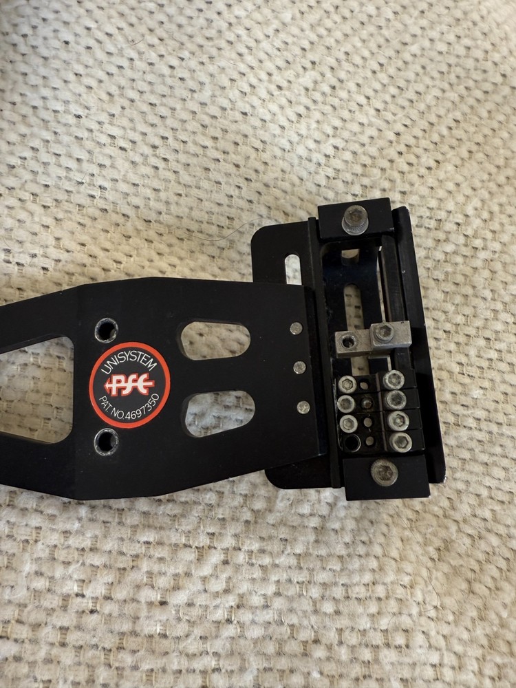 PSE Unisystem 8 Arrow Quiver and Sight