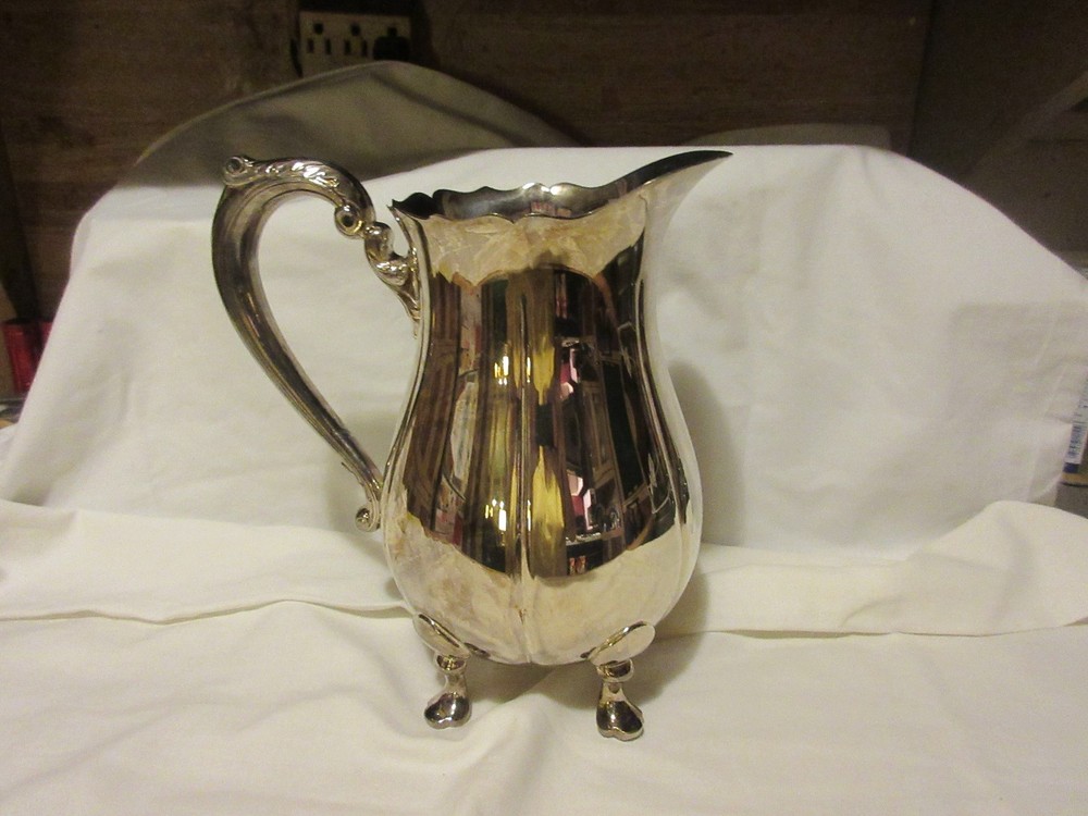 Lunt Silverplate Footed Pitcher, Stamped B-140, 9" Tall