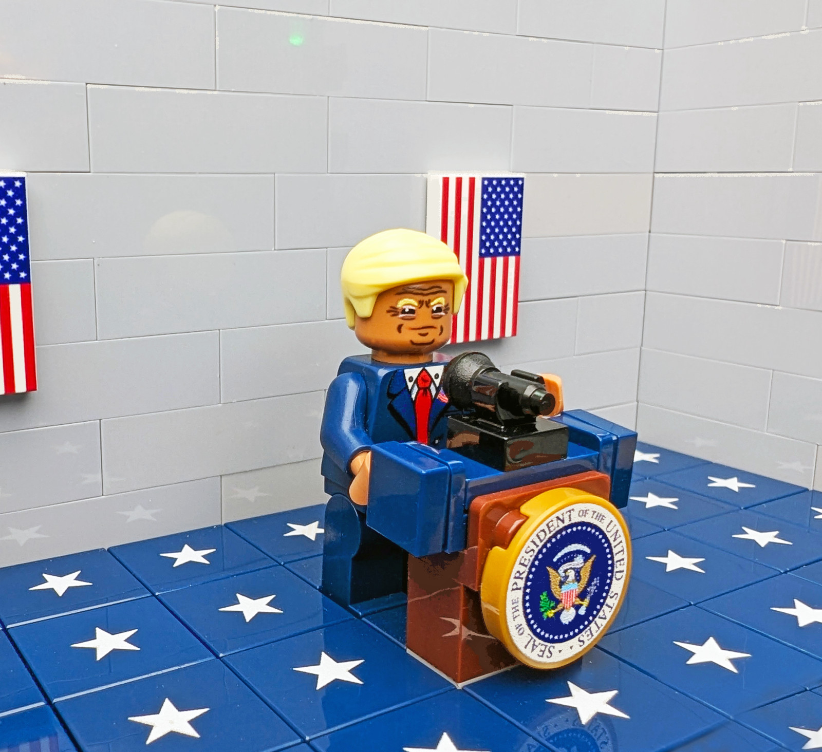 New - Donald J Trump - USA President - Custom Printed Minifig - Art Of The Deal