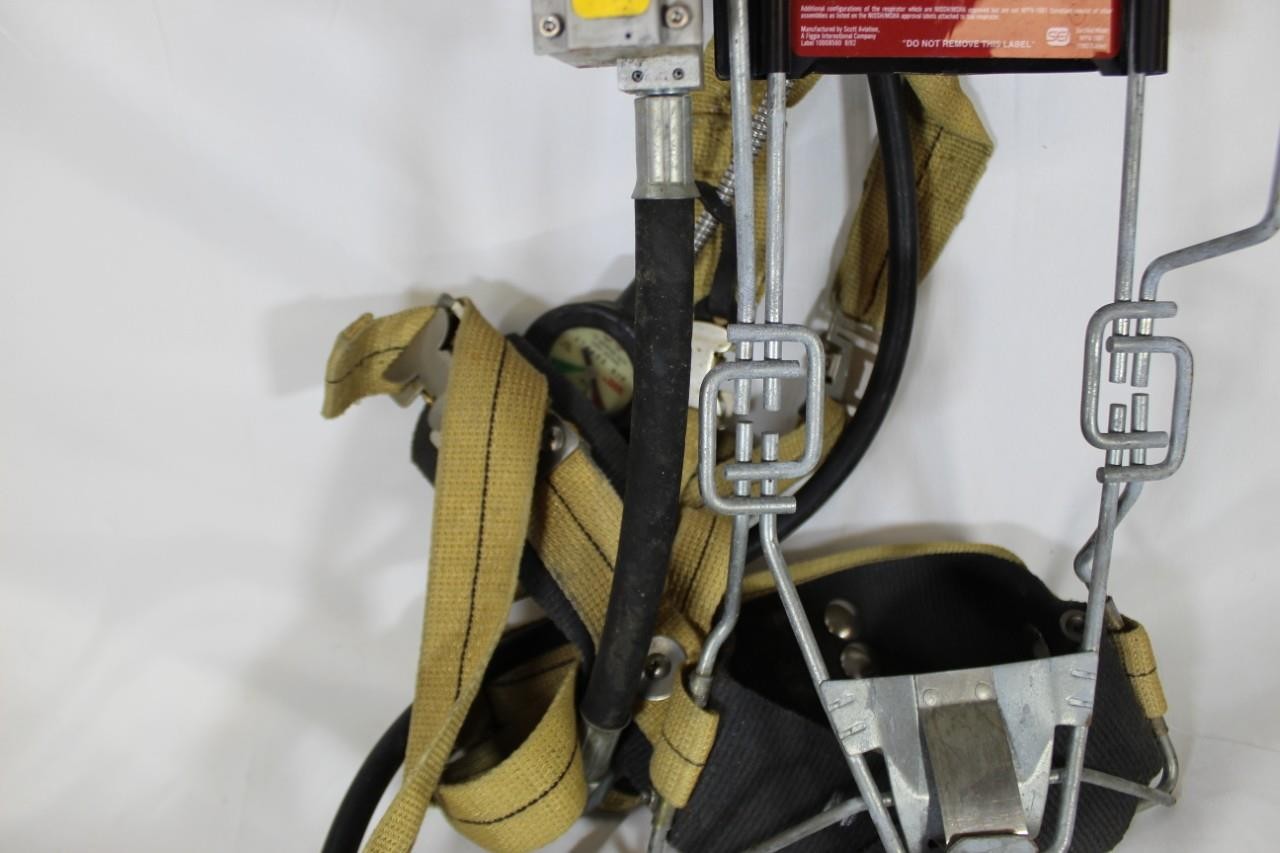 Scott 2.2 SCBA Harness with EZ Flow Regulator