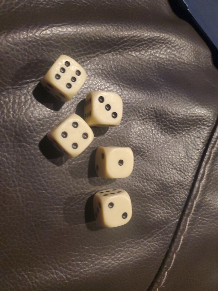 5 Bakelite Amber Dice