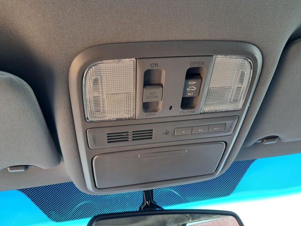 PILOT 2013 Glove Box 5022428