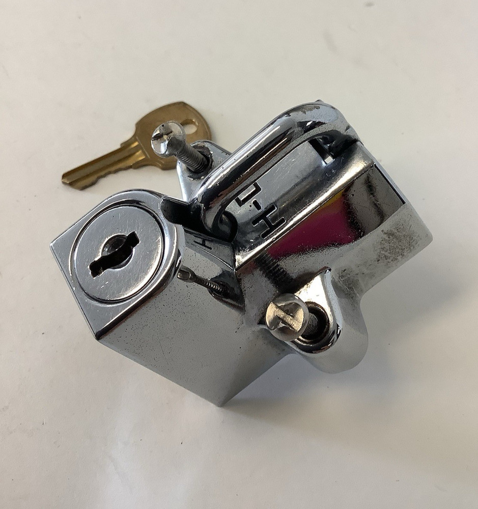 HARLEY DAVIDSON Engine Guard HELMET LOCK #45732-86 With Key