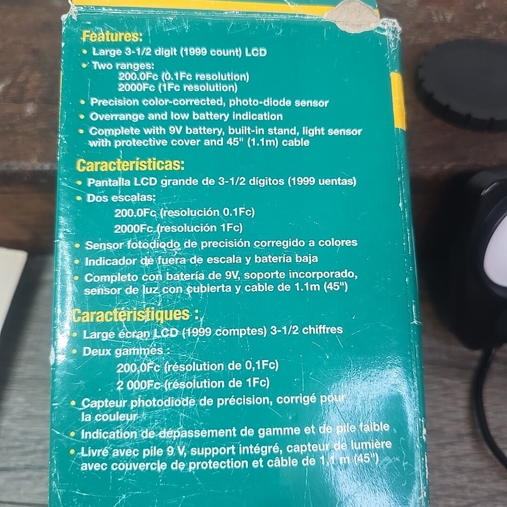 EXTECH 401027 FOOT CANDLE DIGITAL LIGHT METER - TWO RANGE 200FC/2000FC