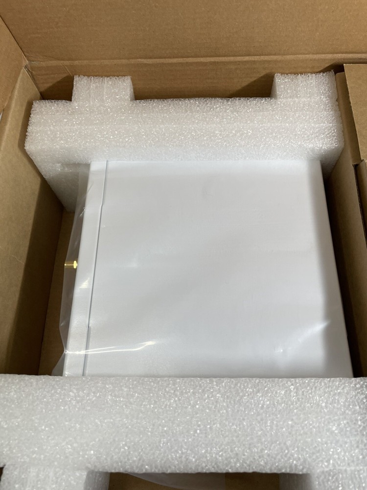 Check Point Software Technology L-71W Security/Firewall Router Brand New