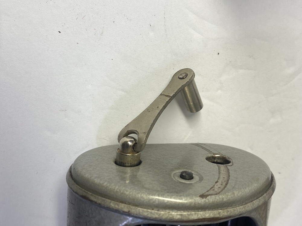 Stropper Twinplex Model G200 Sharpens Double Edge Razor Blades