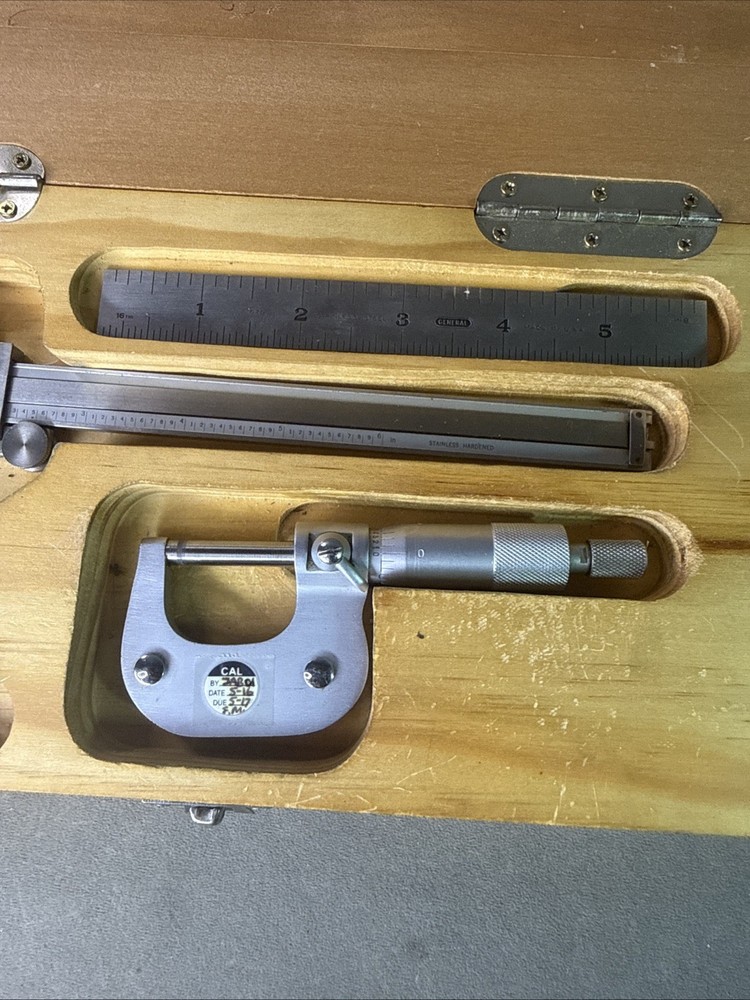 Fowler 9” Dial Caliper .001” Shock-Proof Machinist Measuring Tool W/ Case