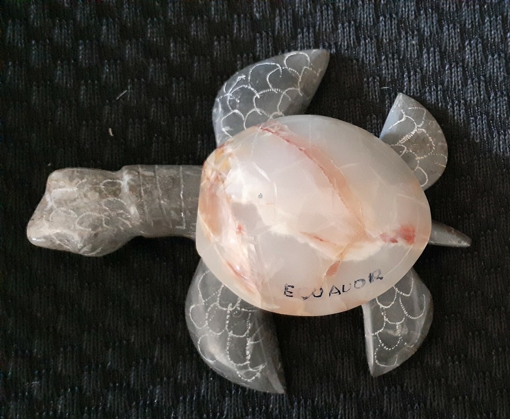 Sea Turtle Hand Carved Stone & AGATE Shell Ecuador 5" x 4" signed