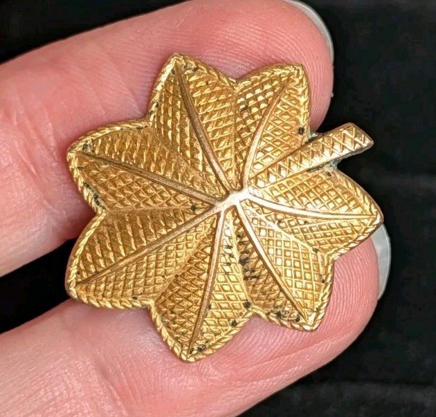 Antique WWII US Army Major Gold Oak Leaf Insignia Badge Solid Flat Back