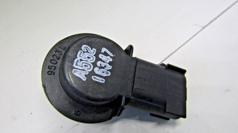 MOPAR 68060655AA TURN SIGNAL LAMP SOCKET