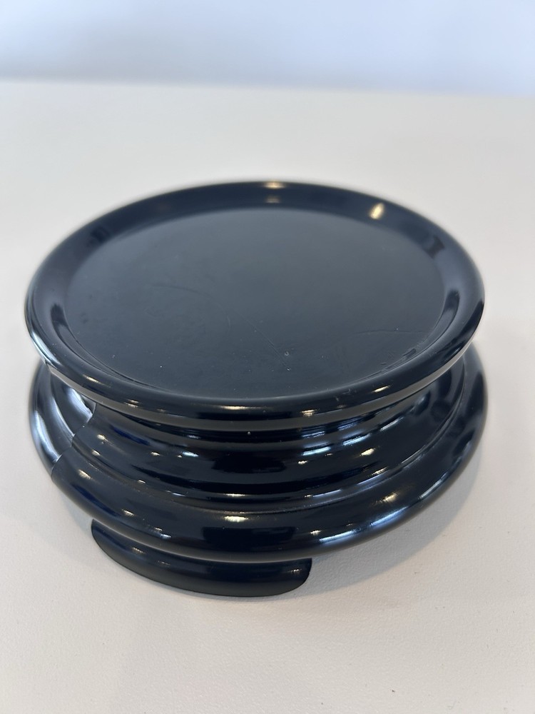 Pedestal stand for figures