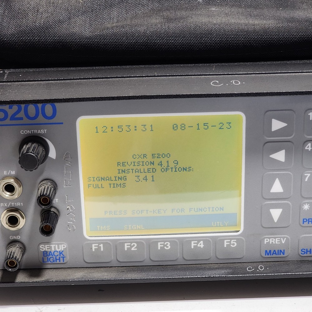 TELCOM UNIVERSAL CXR 5200 TRANSMISSION ANALYZER USED.