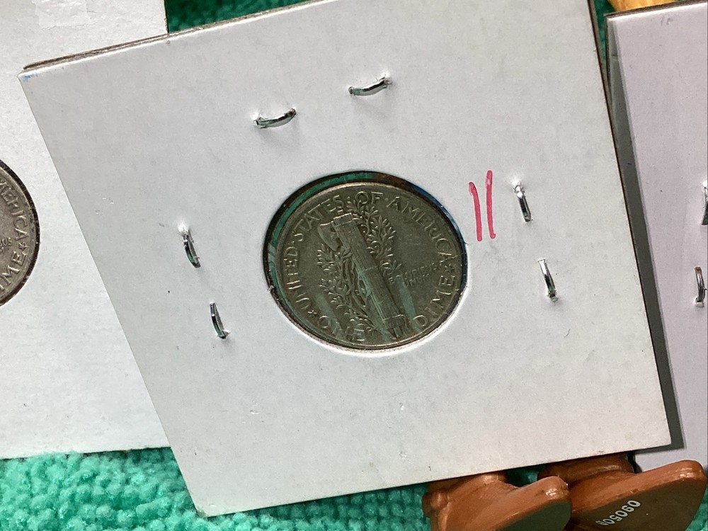 THREE 1943 MERCURY HEAD DIMES 🍀
