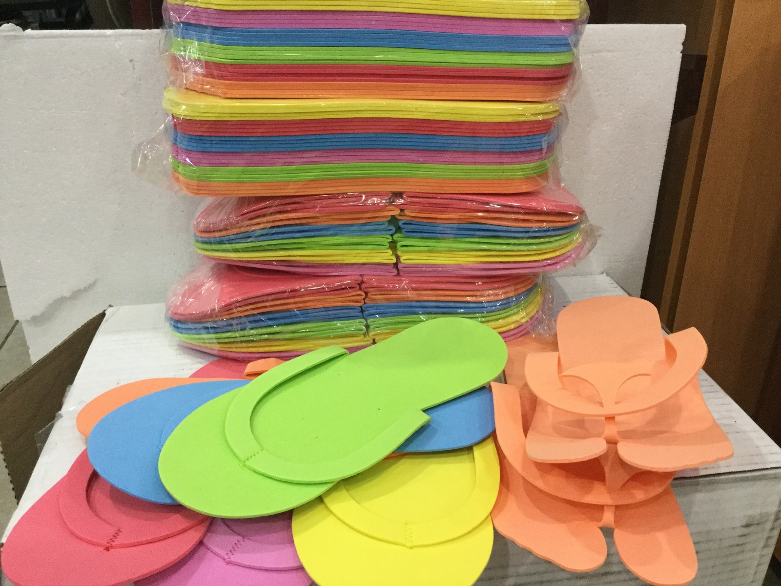 12 , 24 Pairs Disposable Foam pedicure Spa Flip Flop Slipper 6 Assorted color