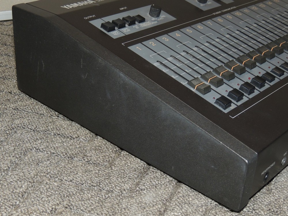 Yamaha MLC-16 Music Laboratories System Teaching Communication