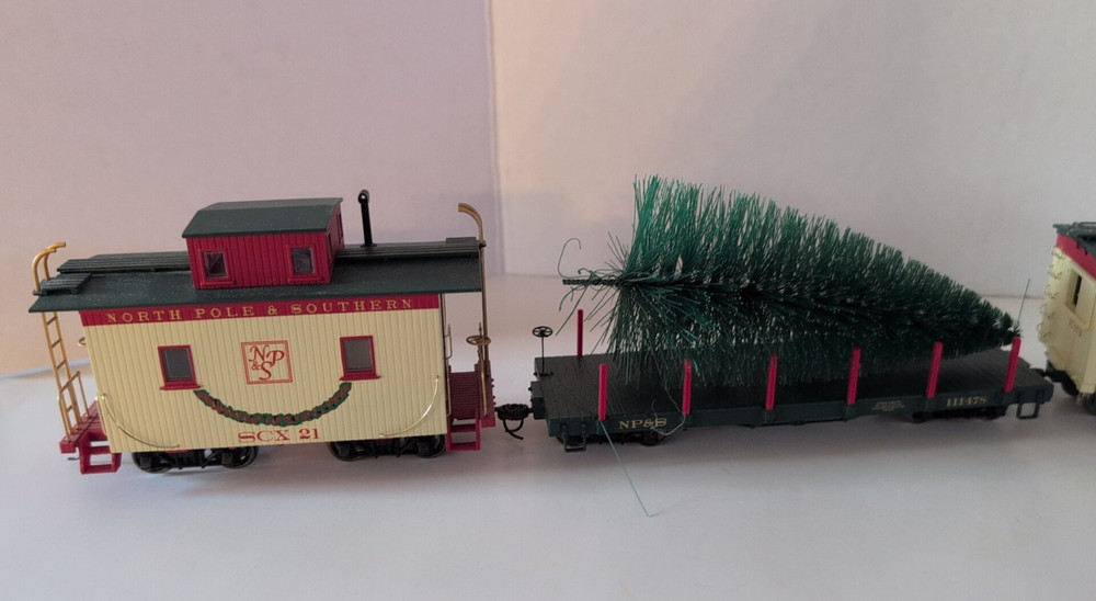 Bachmann On30 Complete Christmas Train Set NEW