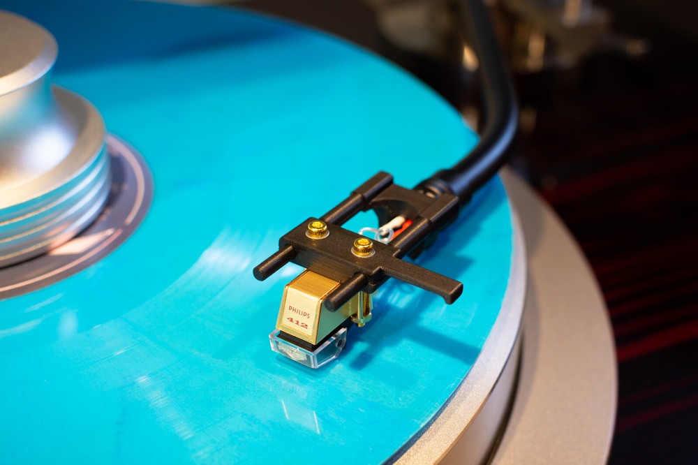 ZERSONIC - LIGHTWEIGHT HEADSHELL ADJUSTABLE AZIMUTH HI-FI TURNTABLE