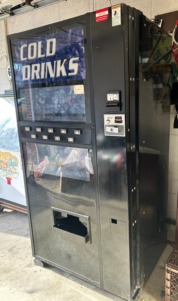 WORKING Cold Drinks Vending Machine – Coin & Dollar –Local Pickup