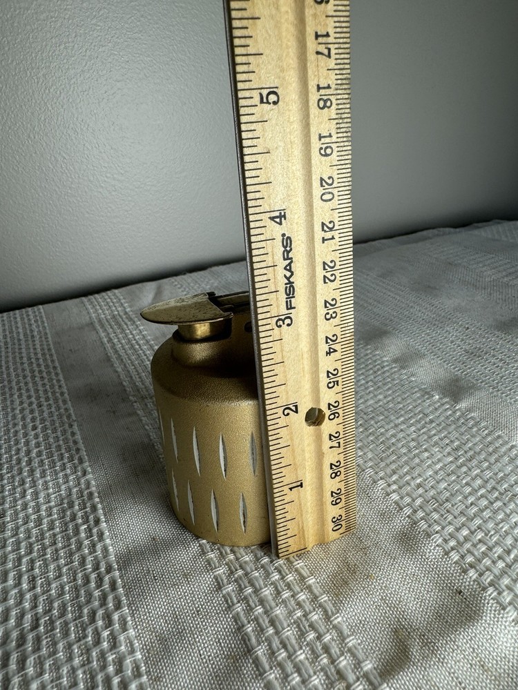 Vintage Ronson verafame venus matte gold tone chisel cut table lighter 3"
