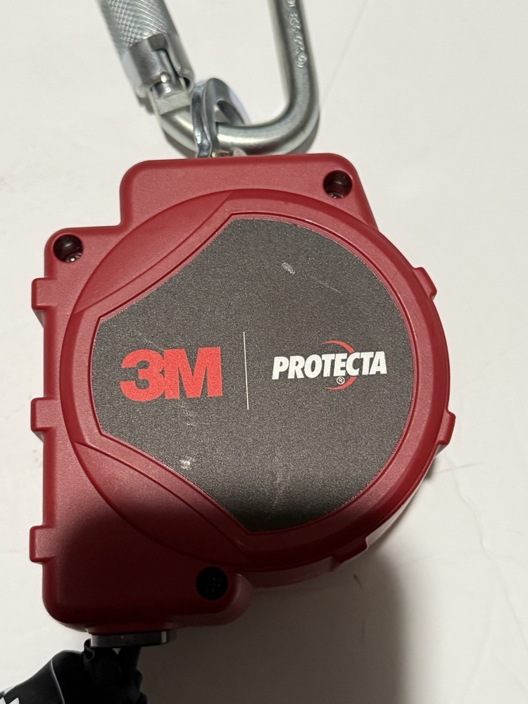 New 3M Protecta 3100425 11' Web Self-Retracting Lifeline