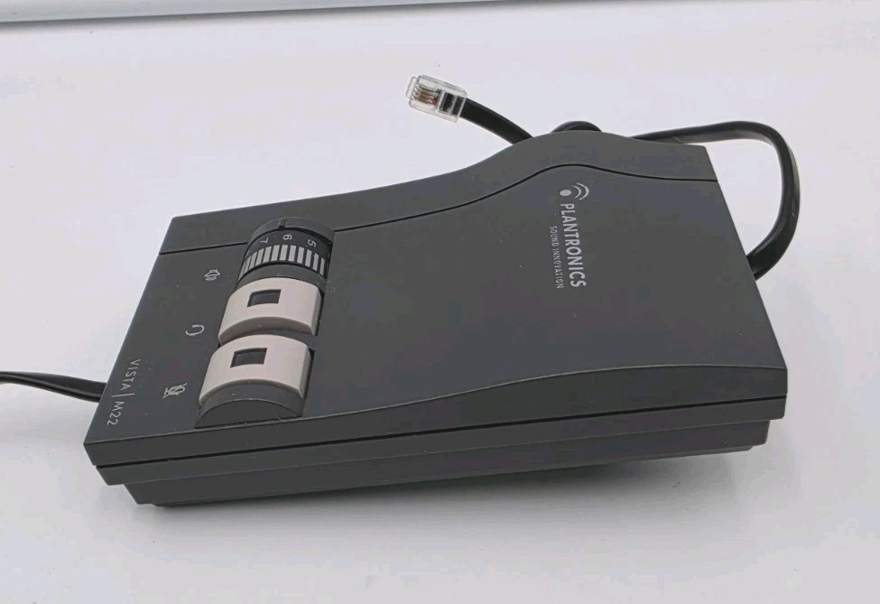 Plantronics Vista M22 Universal Audio Processor amplifier with matching headset