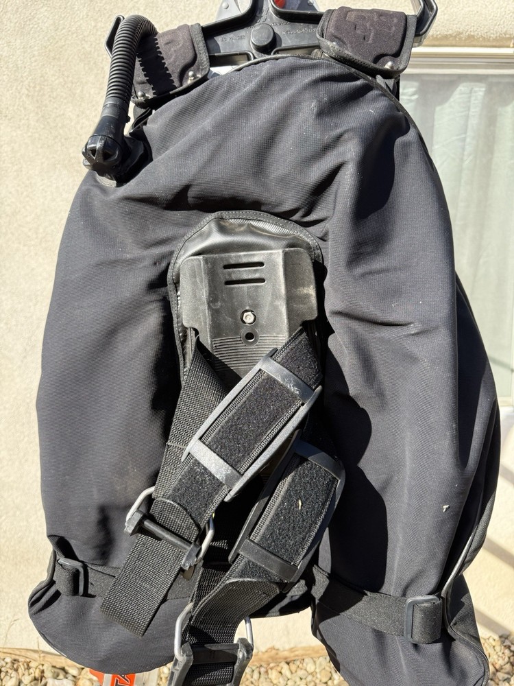 Dacor Rig 2 Scuba BCD – Size Large – Jacket Style – Great Condition Lightly Used