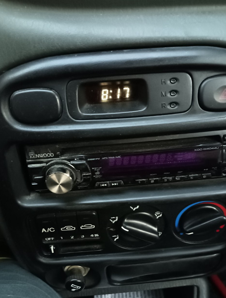 Center Dashboard Trim Panel 84740-22101 for Hyundai Accent 1995–2000 A/C Models