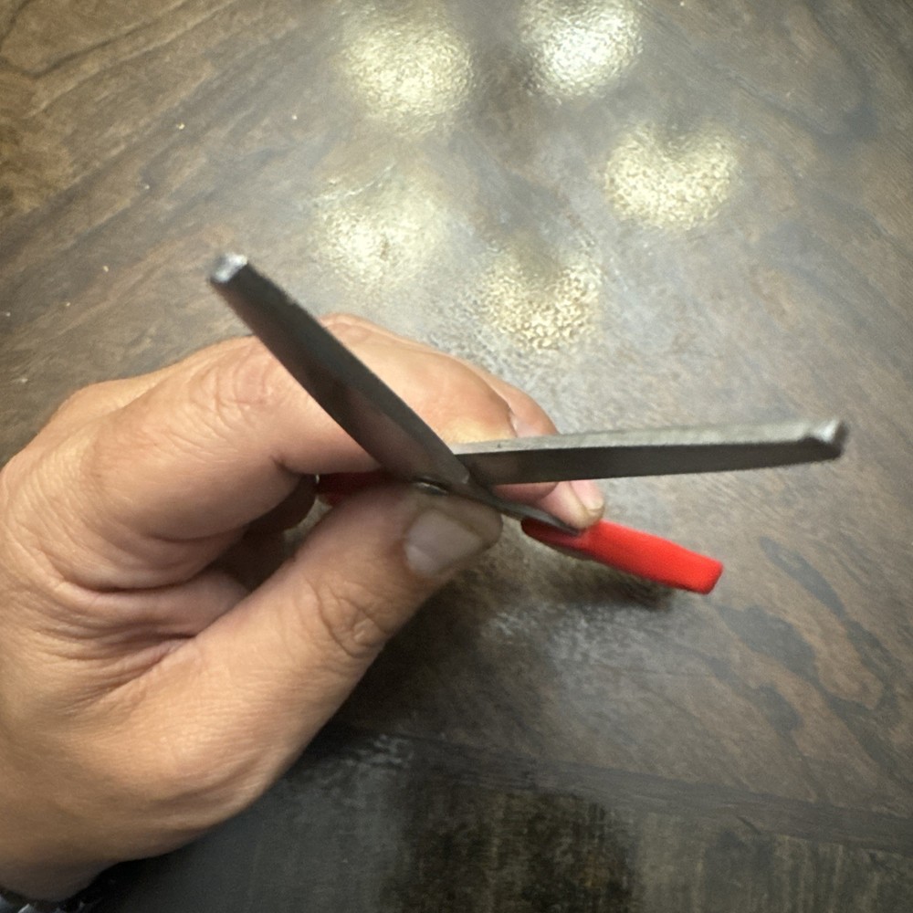 Vintage Comfortable High-Performance 8 Inch Red Scissors