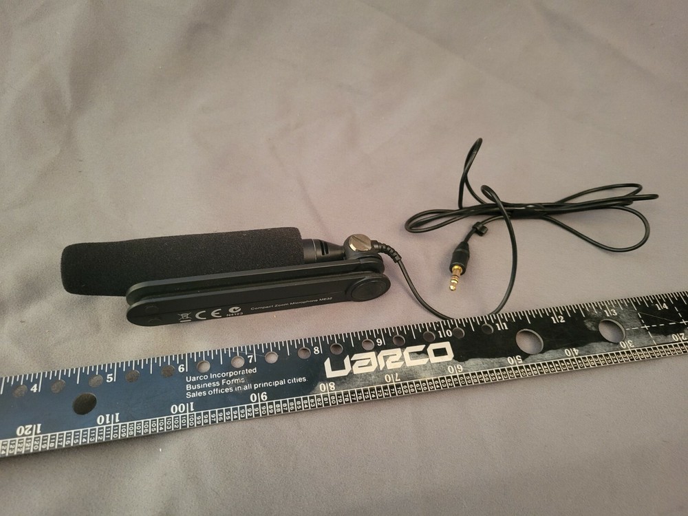 Microphone - Compact Zoom Microphone - ME32 - Nice!