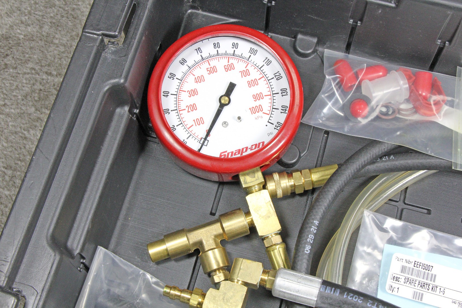 Snap on EEFI500A Master Fuel Injection Pressure Gauge Set