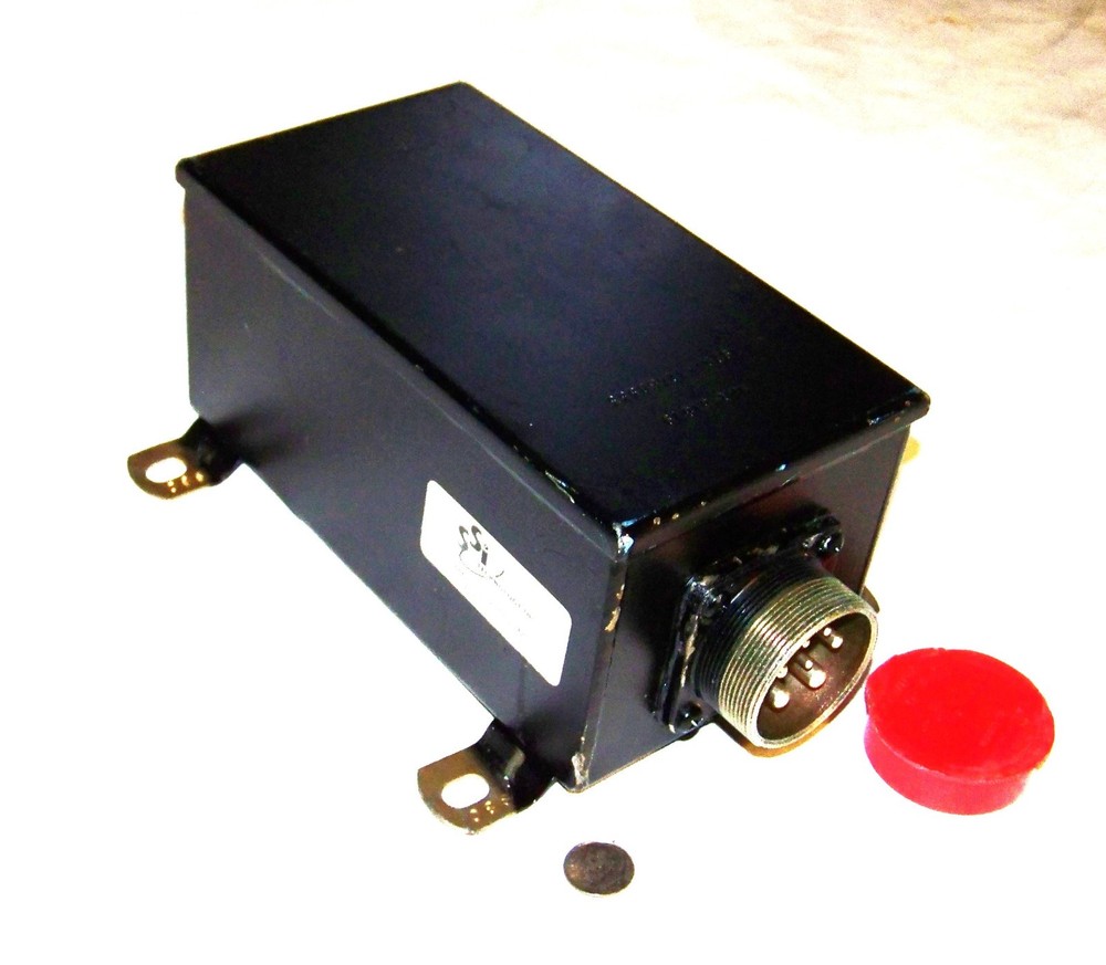 M939 12450333 SSI TECH INC REMOTE LIGHT SOURCE CONTROL BOX 7 PIN RECPT 1-3/4-18T