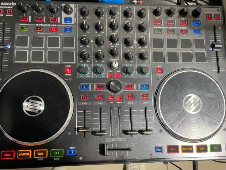 1pcs Reloop Terminal Mix 8 Four-Channel DJ Controller