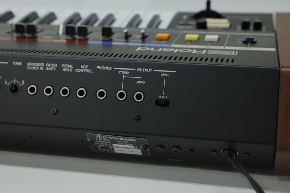 Roland Juno-60 Polyphonic Synthesizer