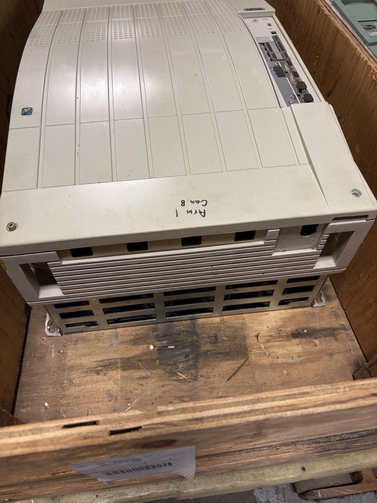 LENZE EVS9332-ES Servo driver frequency converter USED