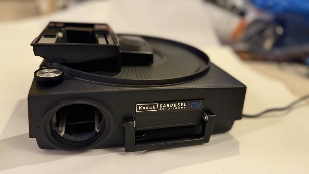 Kodak Carousel 760H Projector Tested working with Remote, Tray, Box & Manual