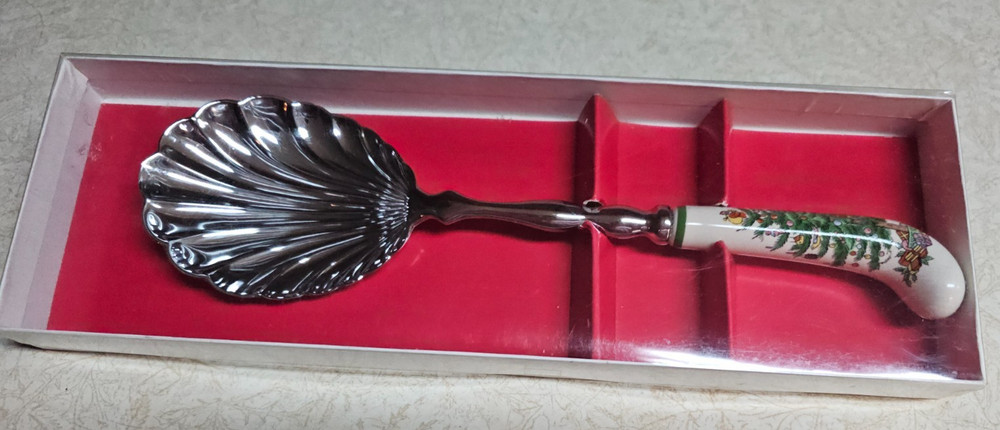 Spode Christmas Tree 11" Long Shell Shaped Stainless Serving Spoon