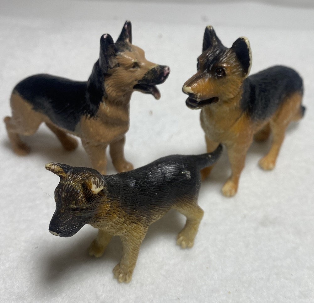 Schleich German Shepherd Family- Includes 3 Dogs