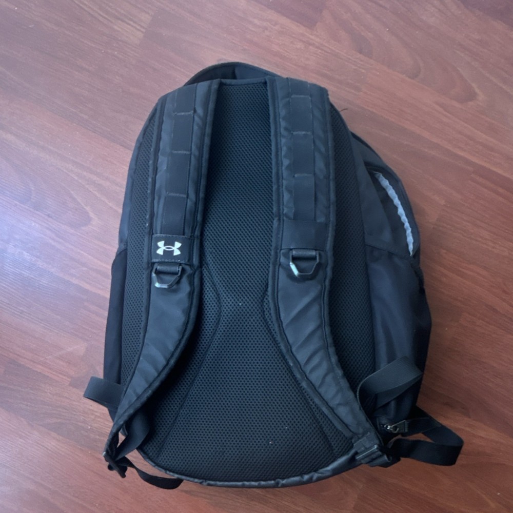 Under Armour Black Gym Backpack Polyester Zip 3 Pockets Adjustable Padded Strap