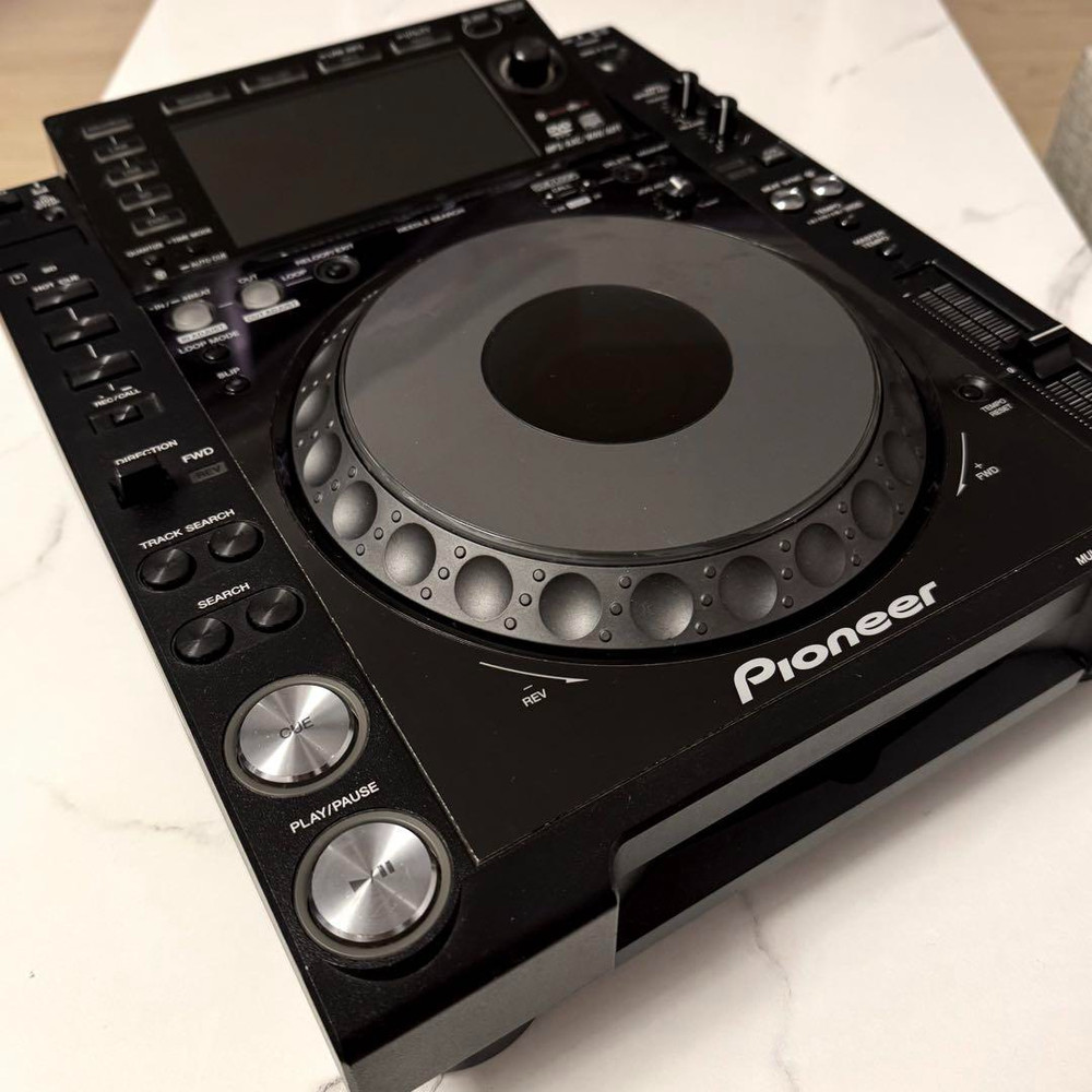 Pioneer CDJ-2000nexus Pro DJ Multi Player Digital Turntable CDJ2000NXS Used