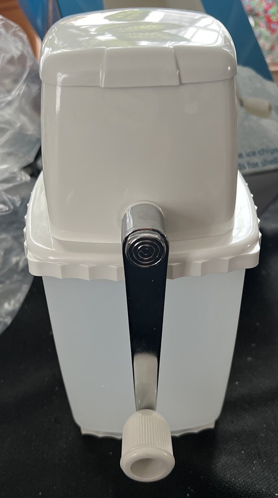 Winco ICP-9, Manual Ice Crusher