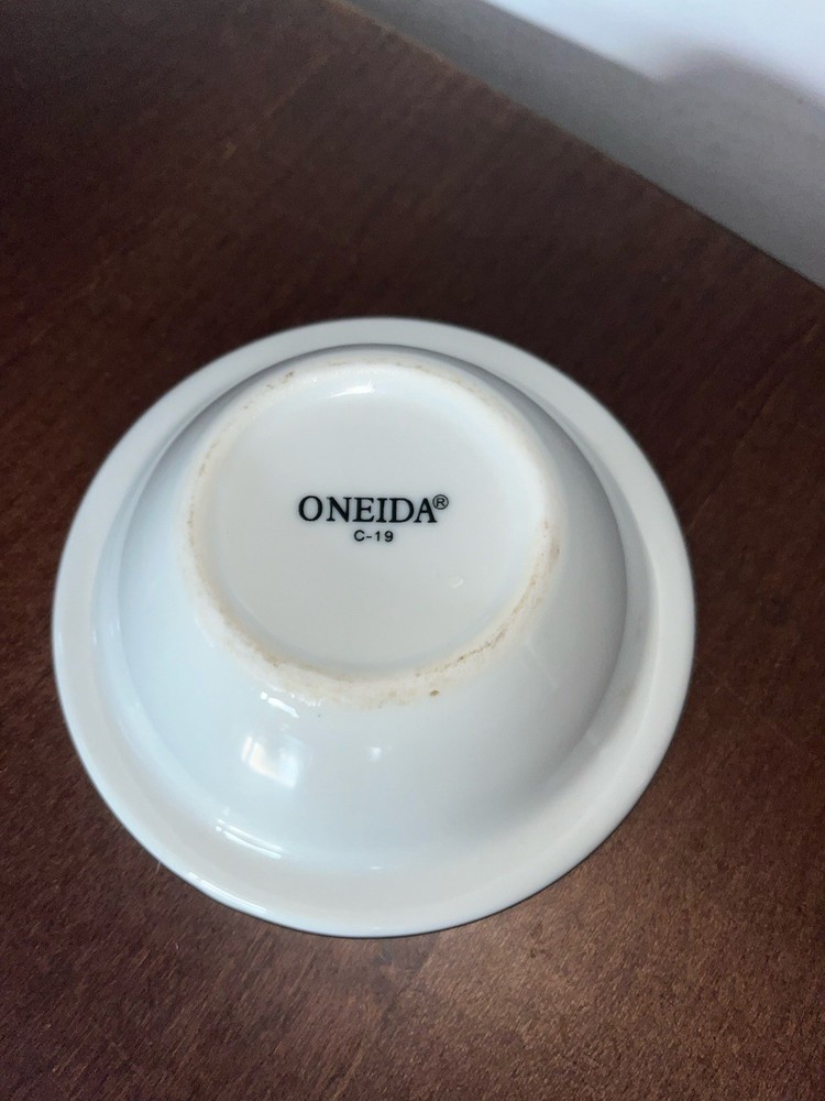 Oneida C - 19 Porcelain Fruit Bowl