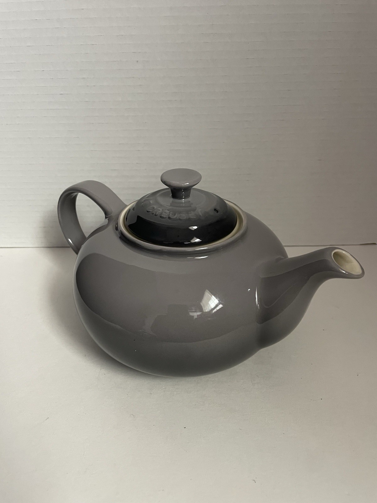 Le Creuset Stoneware Classic Teapot - Flint- 1.3L NWT