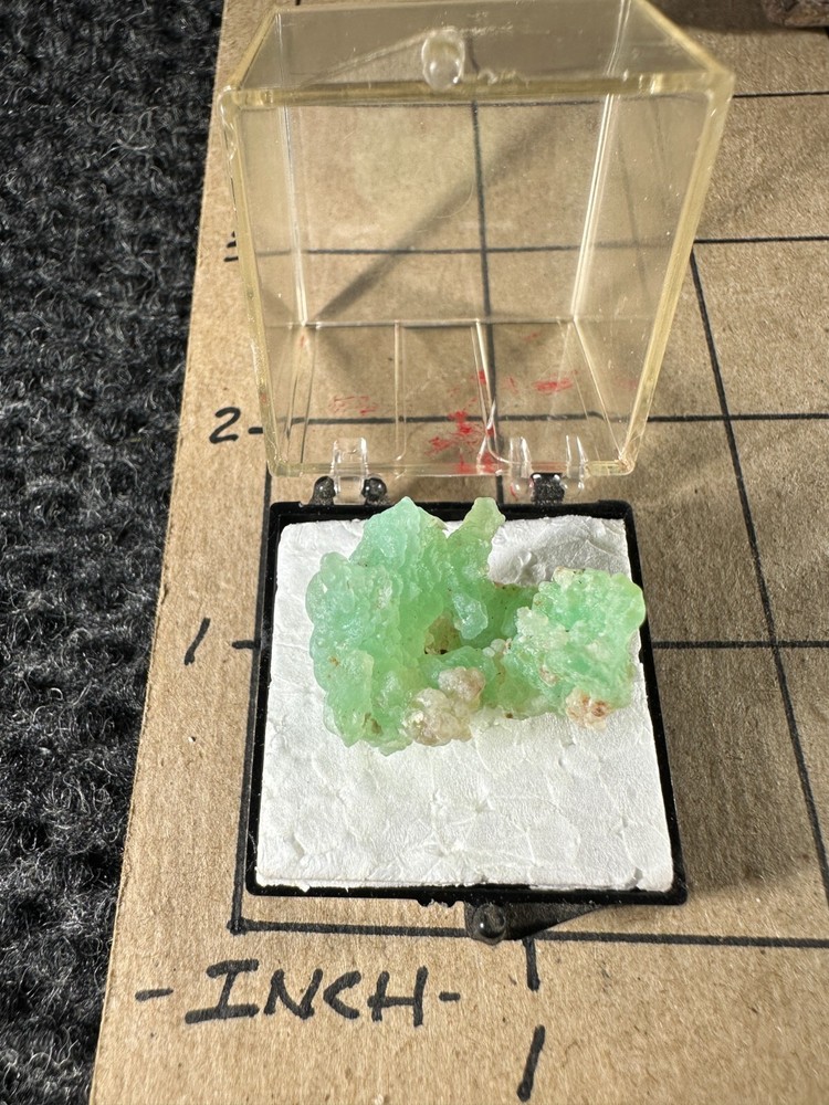 ☆ Light Green CHRYSOPRASE GEM NUGGET Specimen - AUSTRALIA ☆984