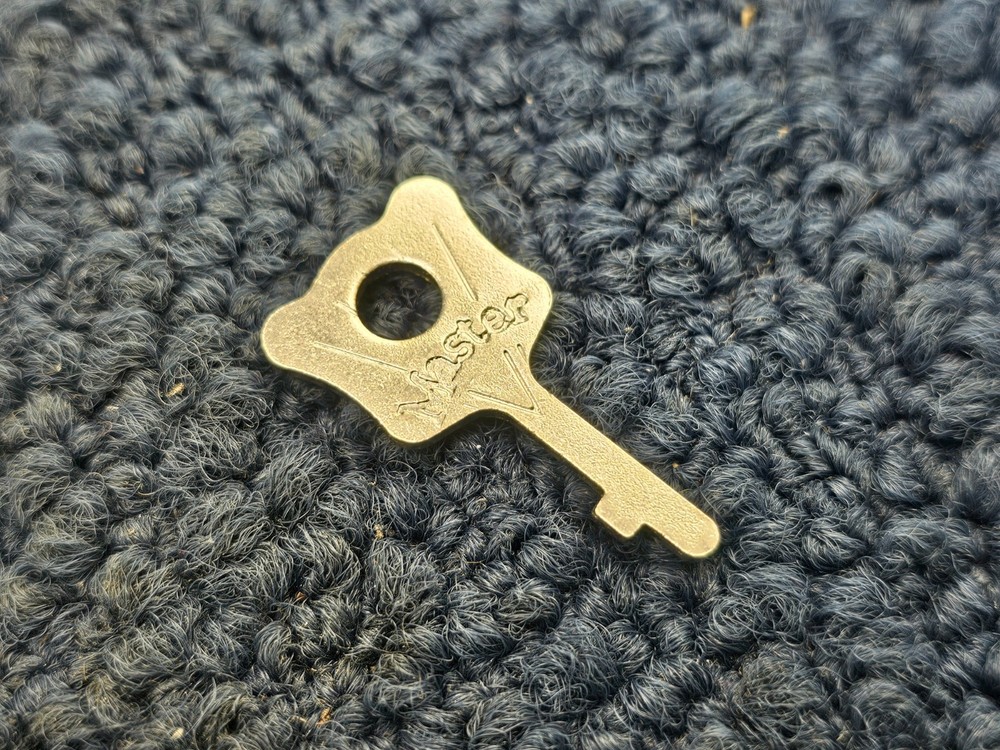 Master Lock 175: Combination Brass Padlock 4 Digit Resettable