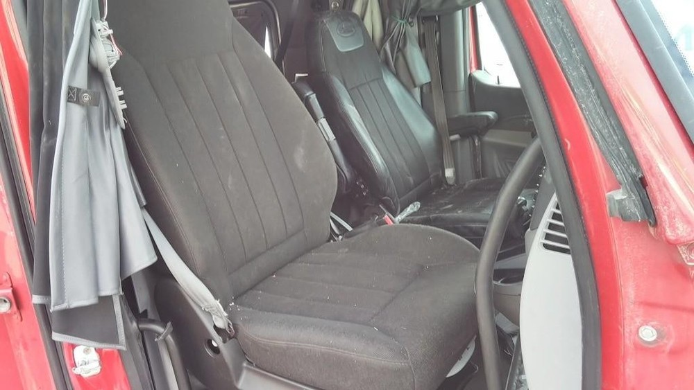Replaces 2016 PETERBILT 579 FRONT SEAT ,  OH