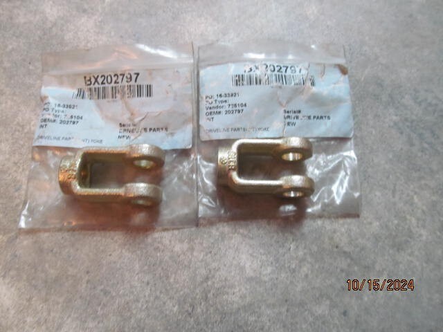 (2) Bendix 202797 air brake yokes
