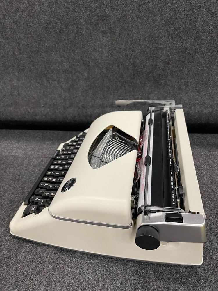 WE R MEMORY Keepers Typecast Typewriter White