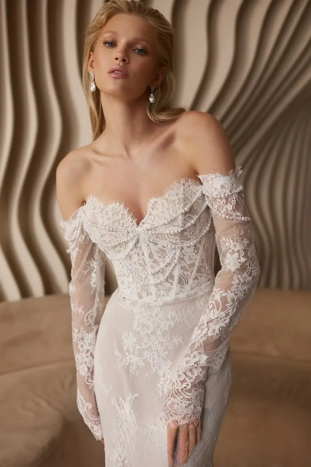 Pearls 2026 Sweetheart Long Sleeves Bridal Gown Customized Lace Brides Dresses