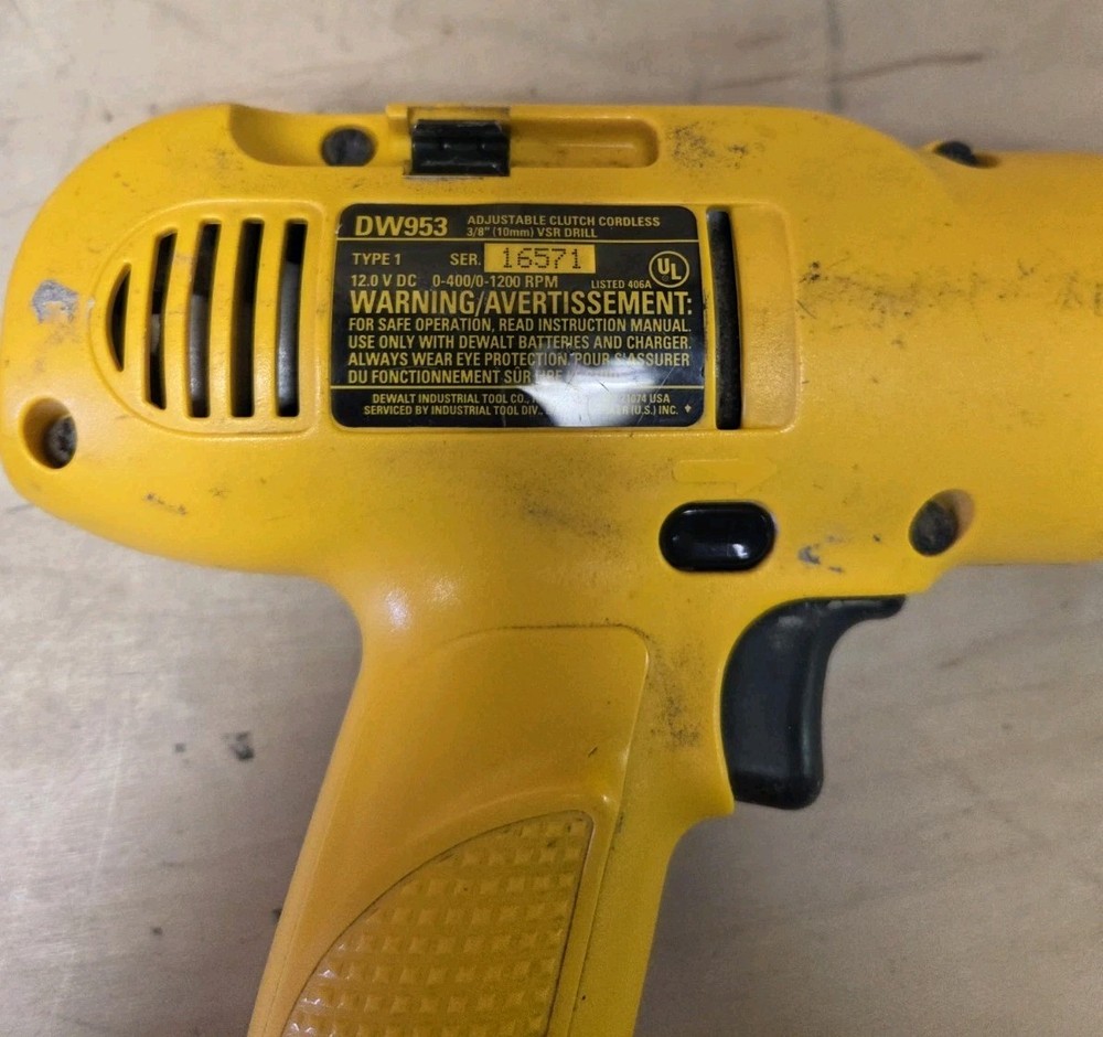 Dewalt 12V Cordless 3/8" Drive Drill DW953 Bundle *TESTED/WORKING*