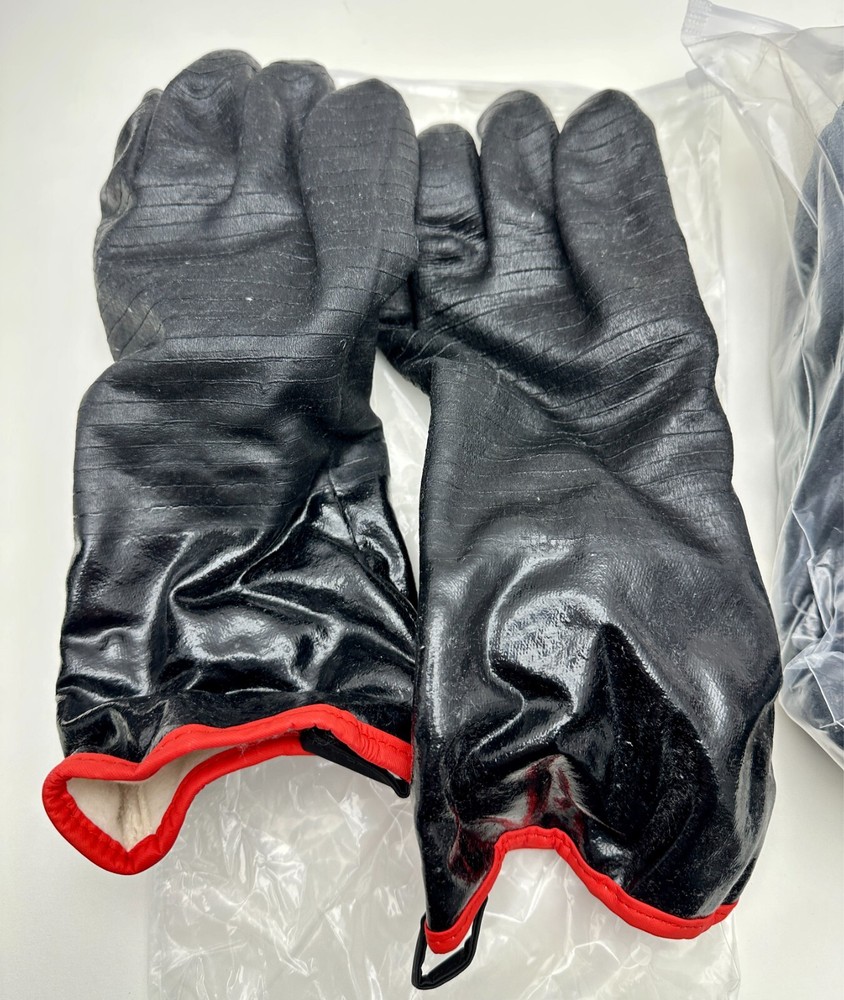 x2 Pairs Poultry Chicken Processing Black Cuffs Gloves Waterproof